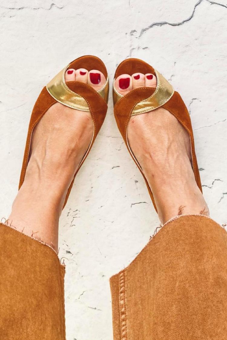Casual Brown Open Toe Block Sandals with Twisted Strap