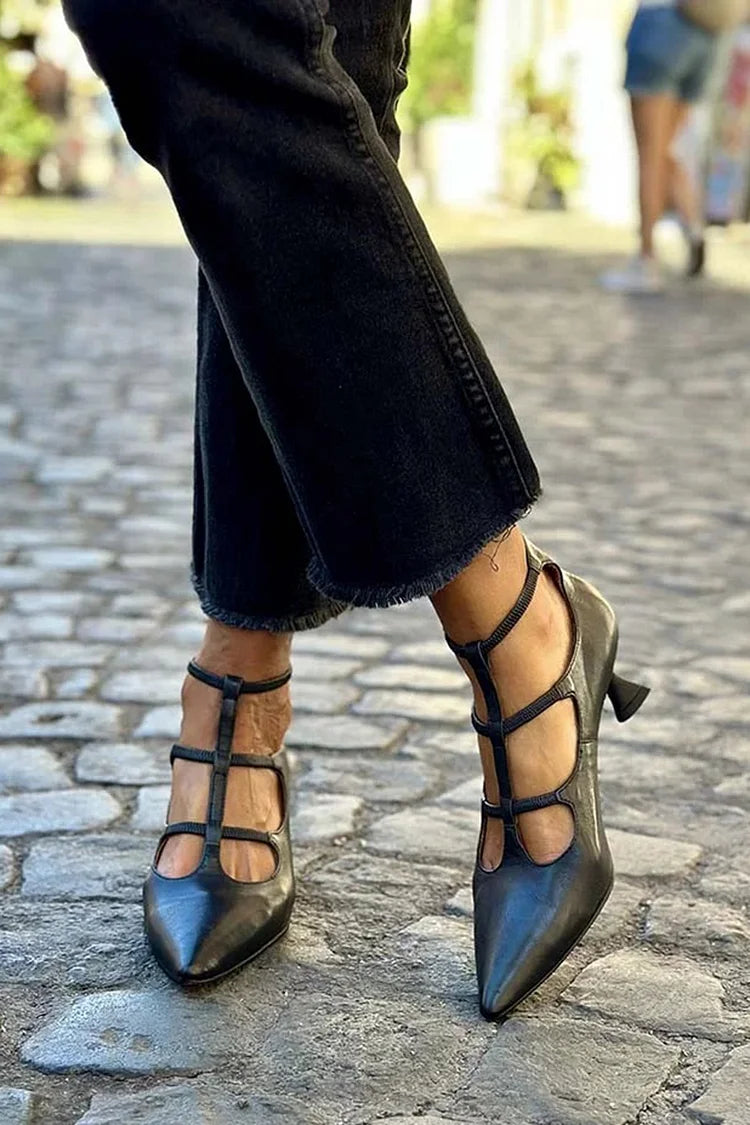 Elegant pumps with straps