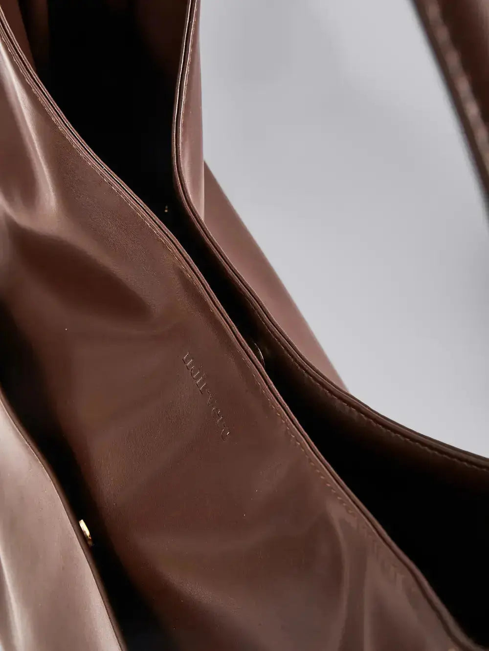 Noir Essence Bag