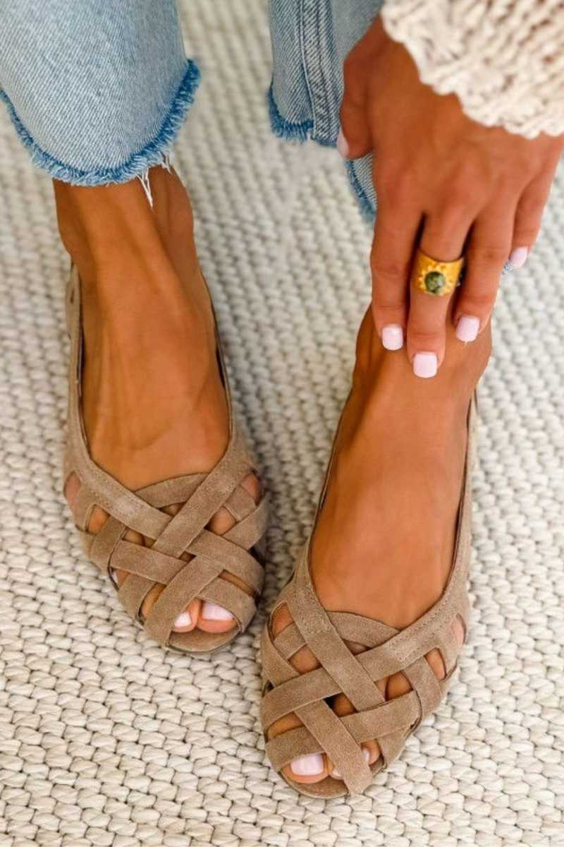 Casual Low Open Toe Woven Sandals with Crossed Straps