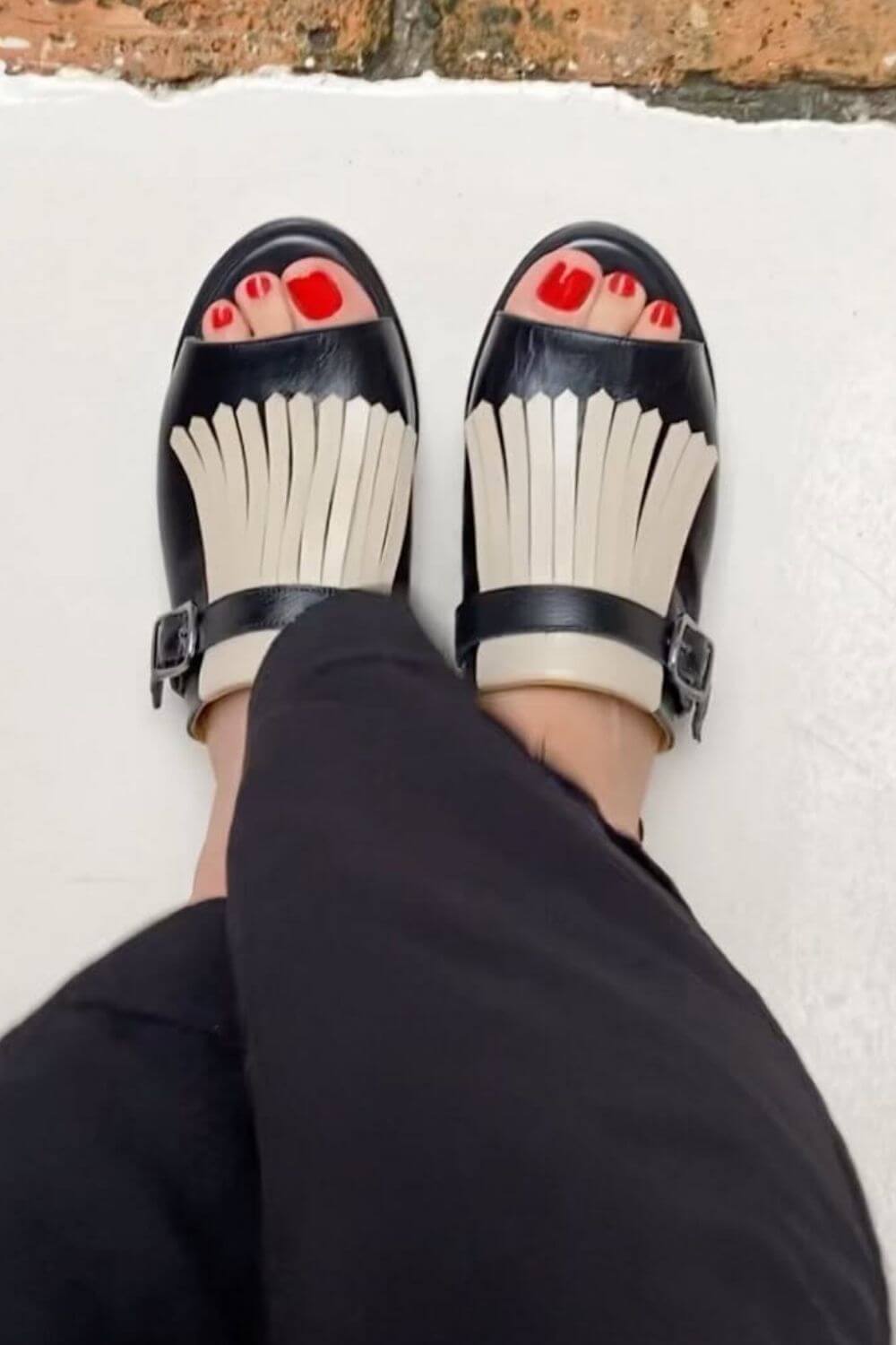 Open Toe Contrast Slip-On Sandals with Fringing