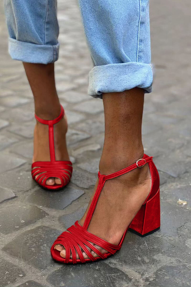 Wide peep toe heels with buckle, T-strap and straps