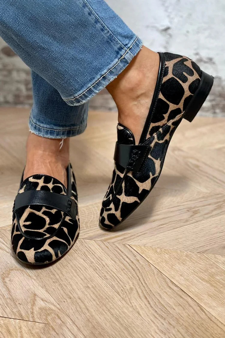 Loafer with Animal Print and Elegant Detail