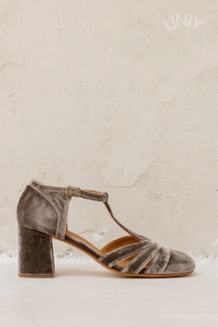 Wide cut-out velvet heels with buckle and T-strap