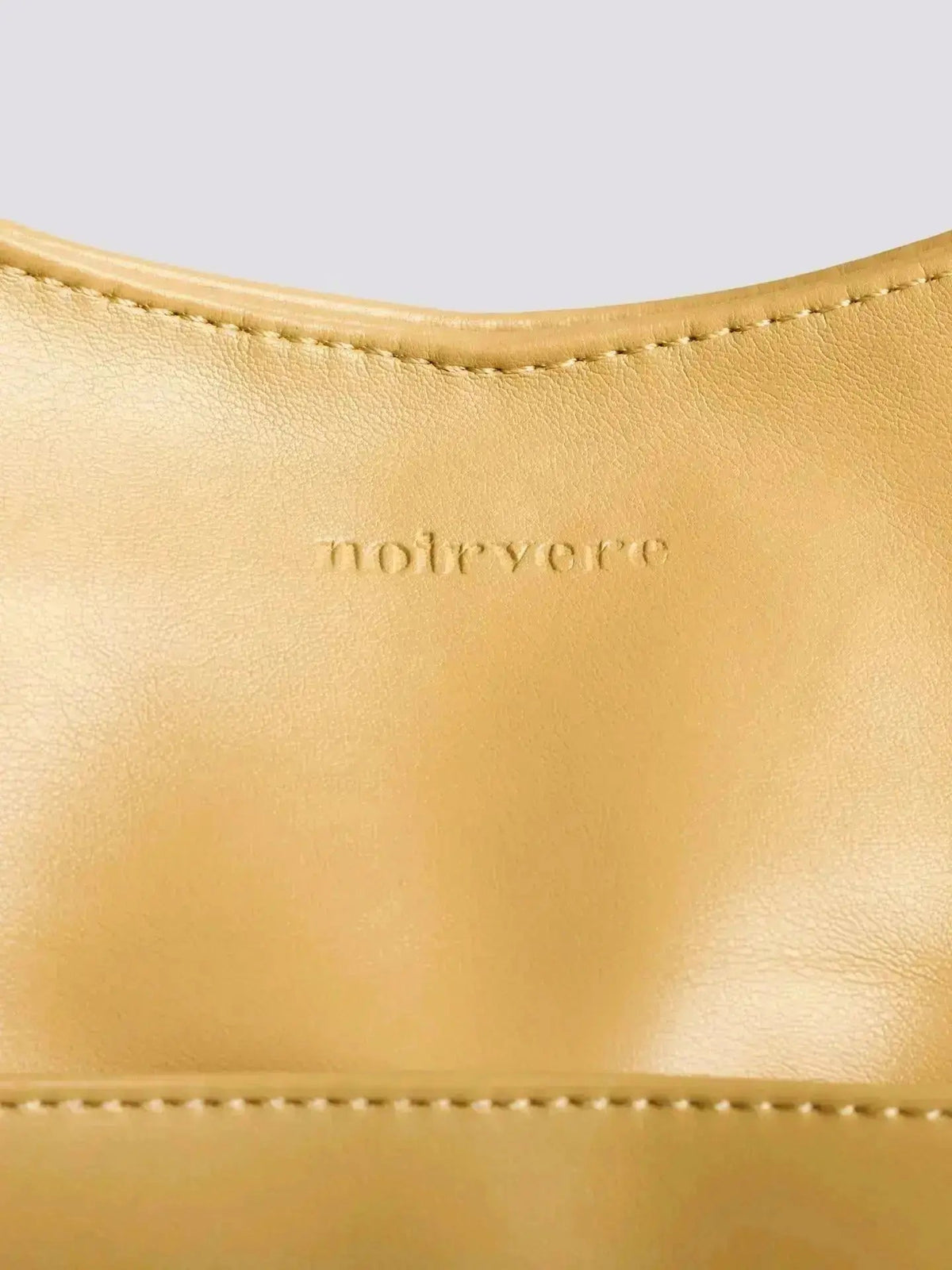 Noir Essence Bag