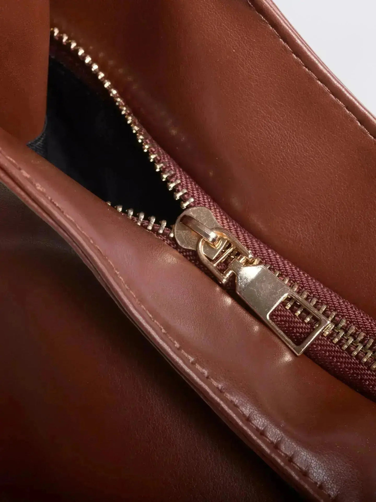 Noir Essence Bag