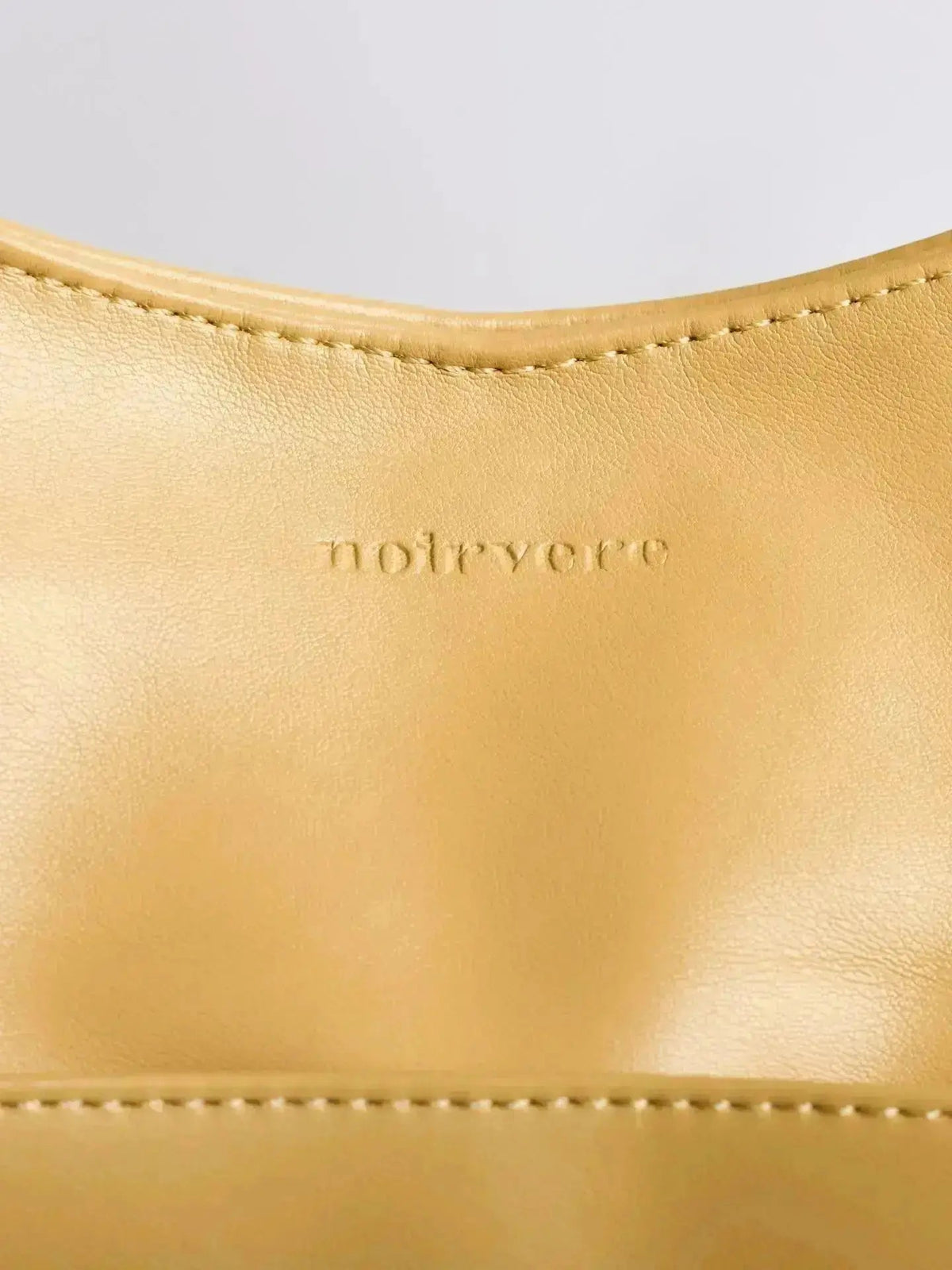 Noir Essence Bag