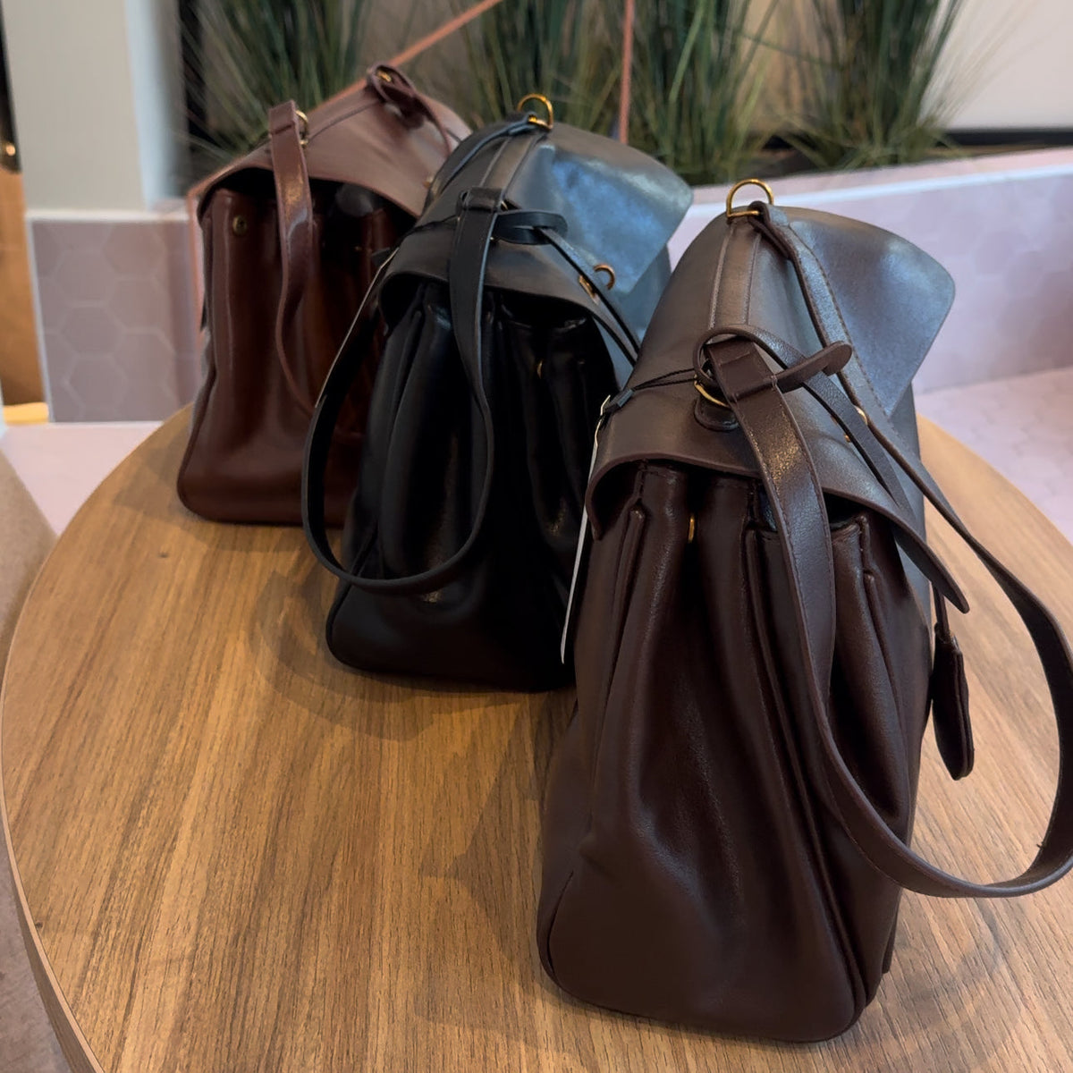 Carla Vintage Black