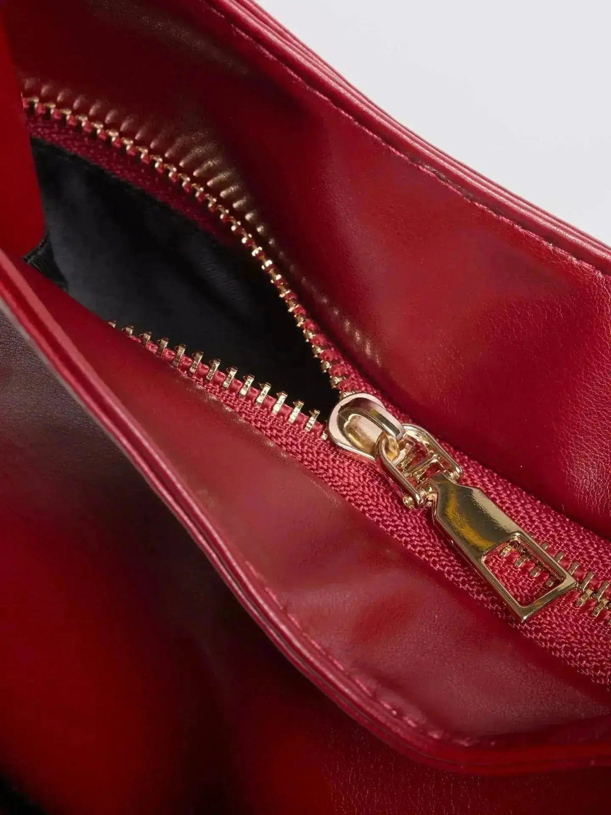 Noir Essence Bag
