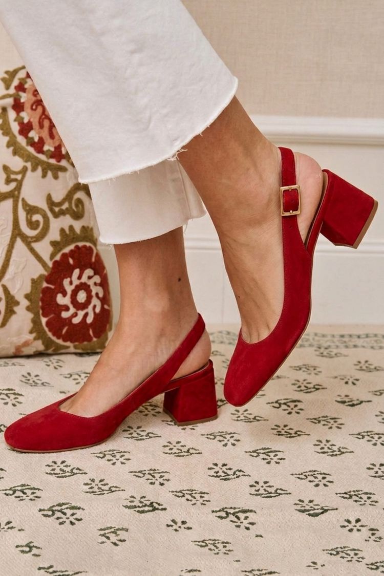 Essential chunky khaki slingback heels with square toe and buckle