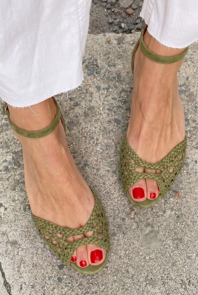 Elegant Low Open-Toe Woven Cut-Out Sandals with Ankle Strap
