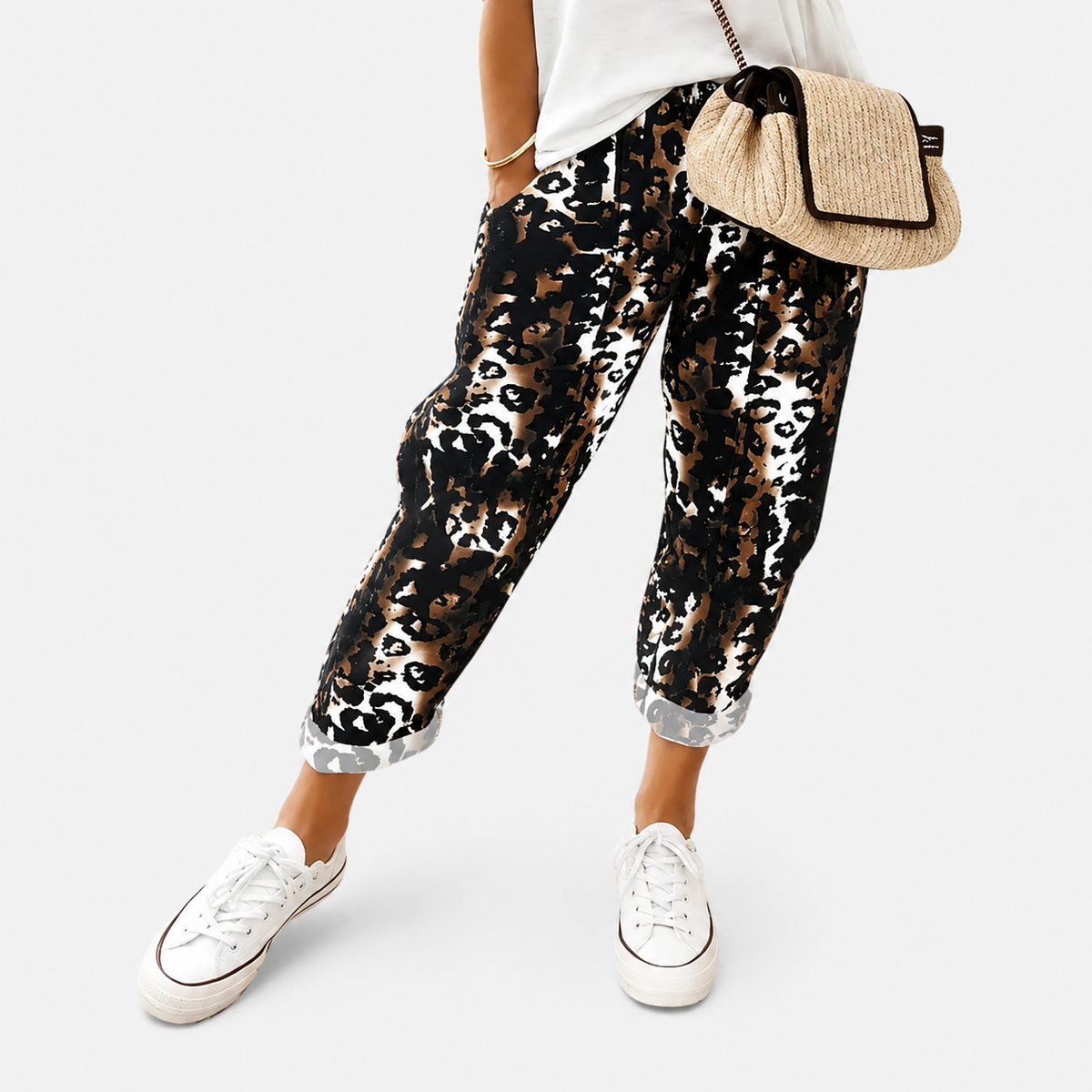Comfortable trousers with animal print in neutral tones