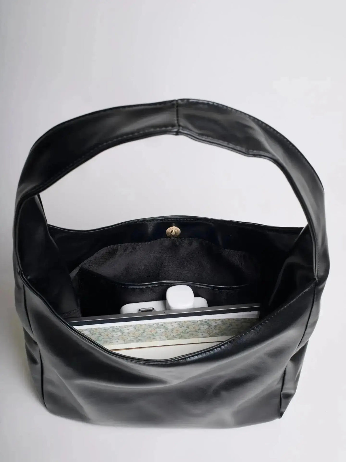 Noir Essence Bag