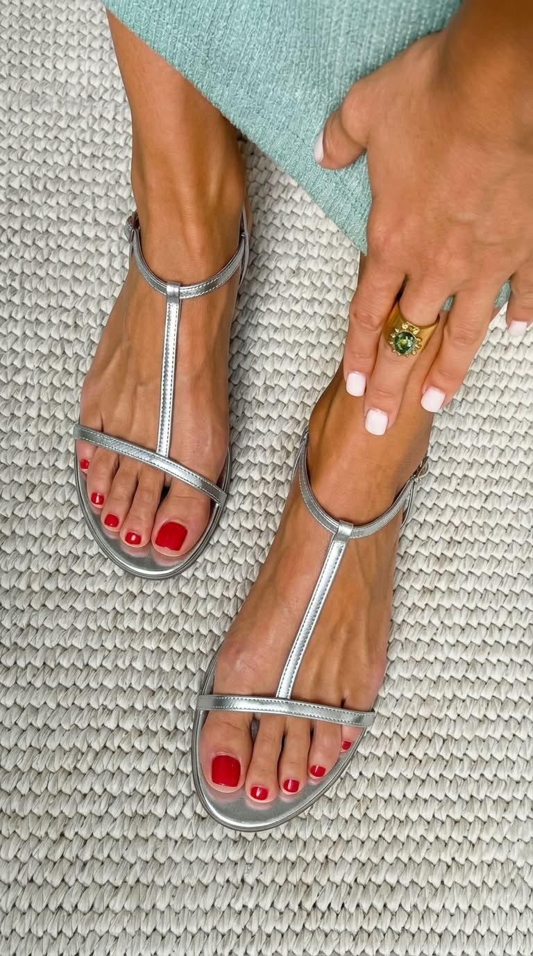 Low Metallic Summer Sandals with T-Strap