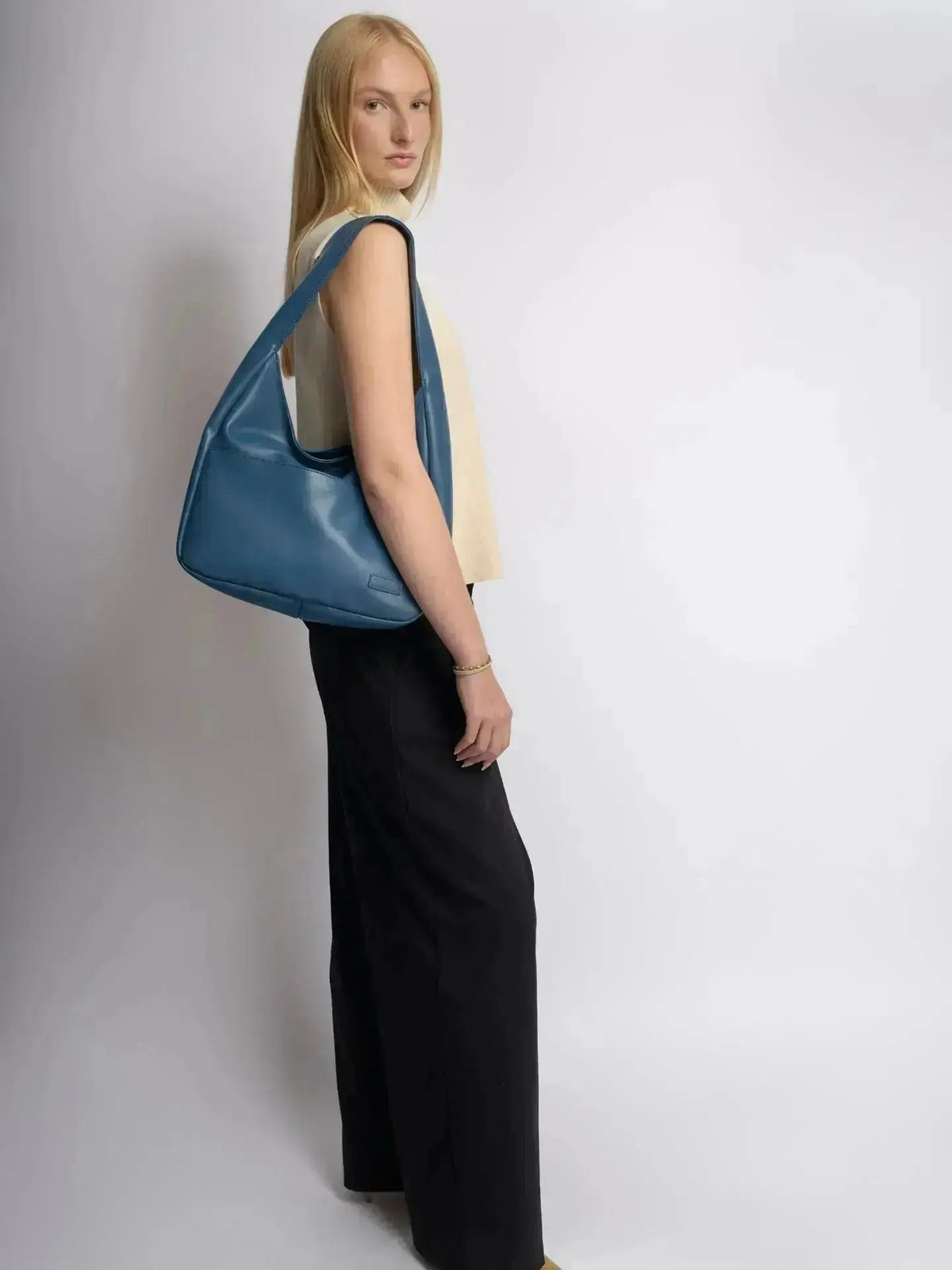 Noir Essence Bag