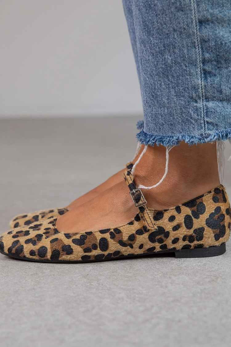 Leopard Print Ballerinas with an Adjustable Strap