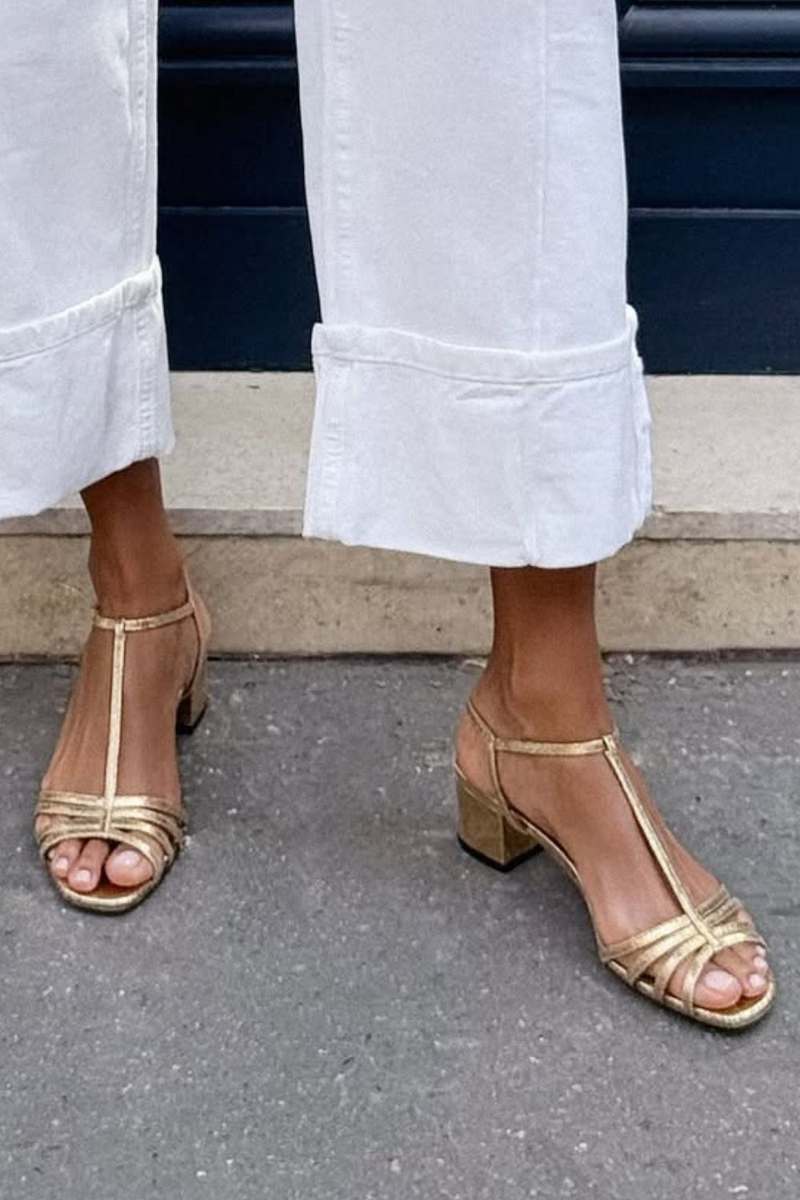 Metallic sandals with buckle, T-bar and block heel