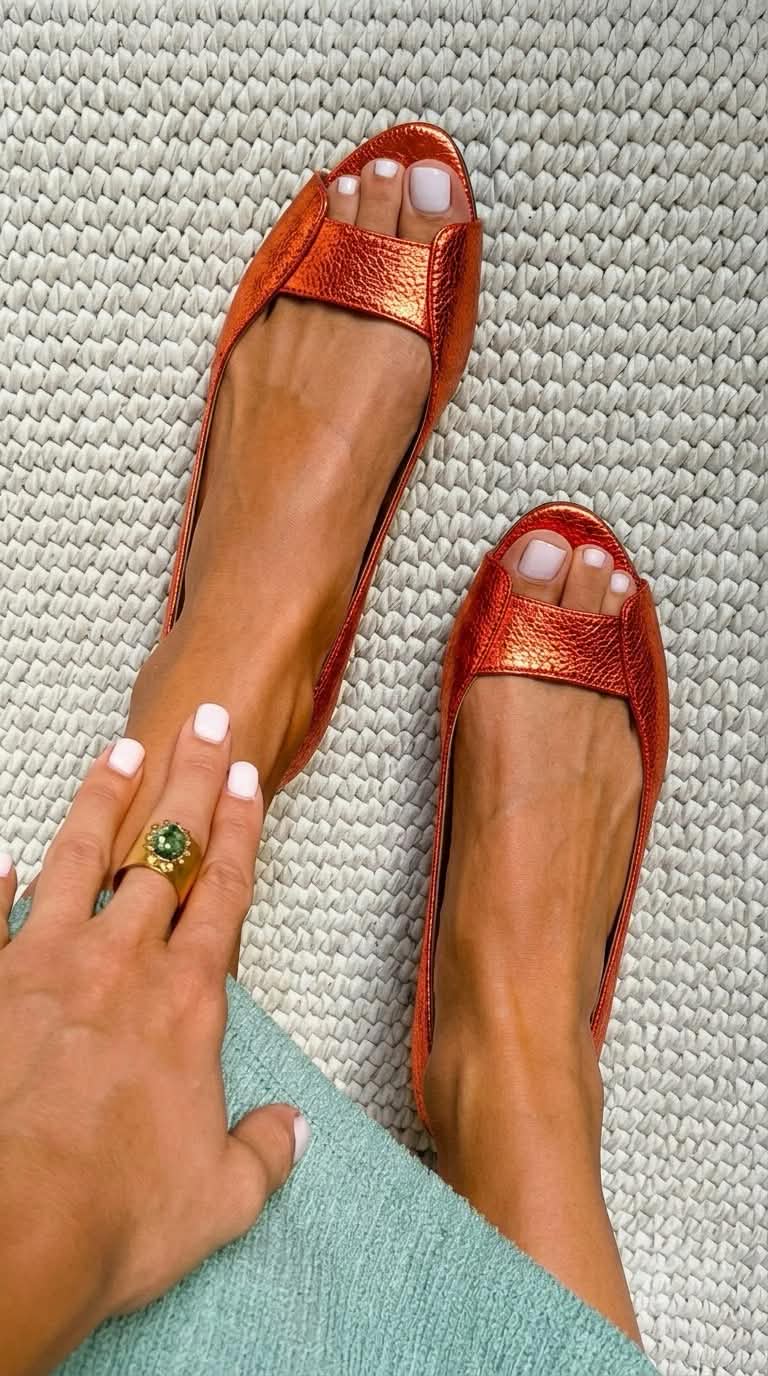 Chic Metallic Open-Toe Ballerinas in Champagne Gold