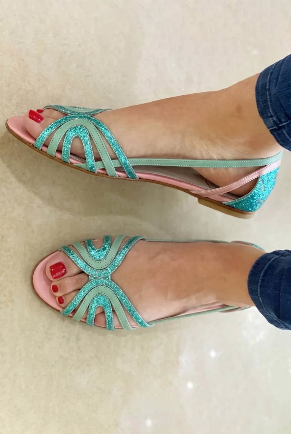 Metallic Cut-Out Peep Toe Glitter Sandals