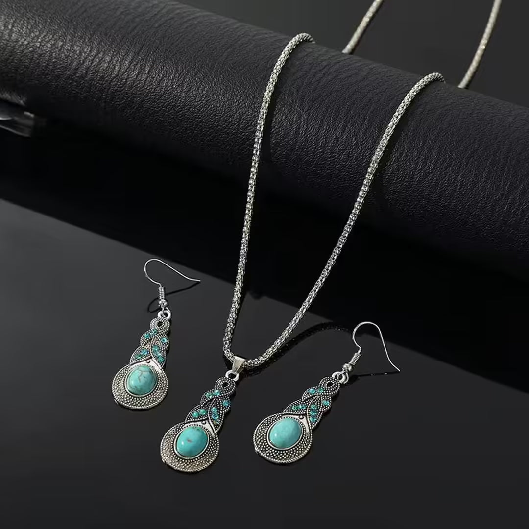 Priscilla vintage jewellery set with turquoise