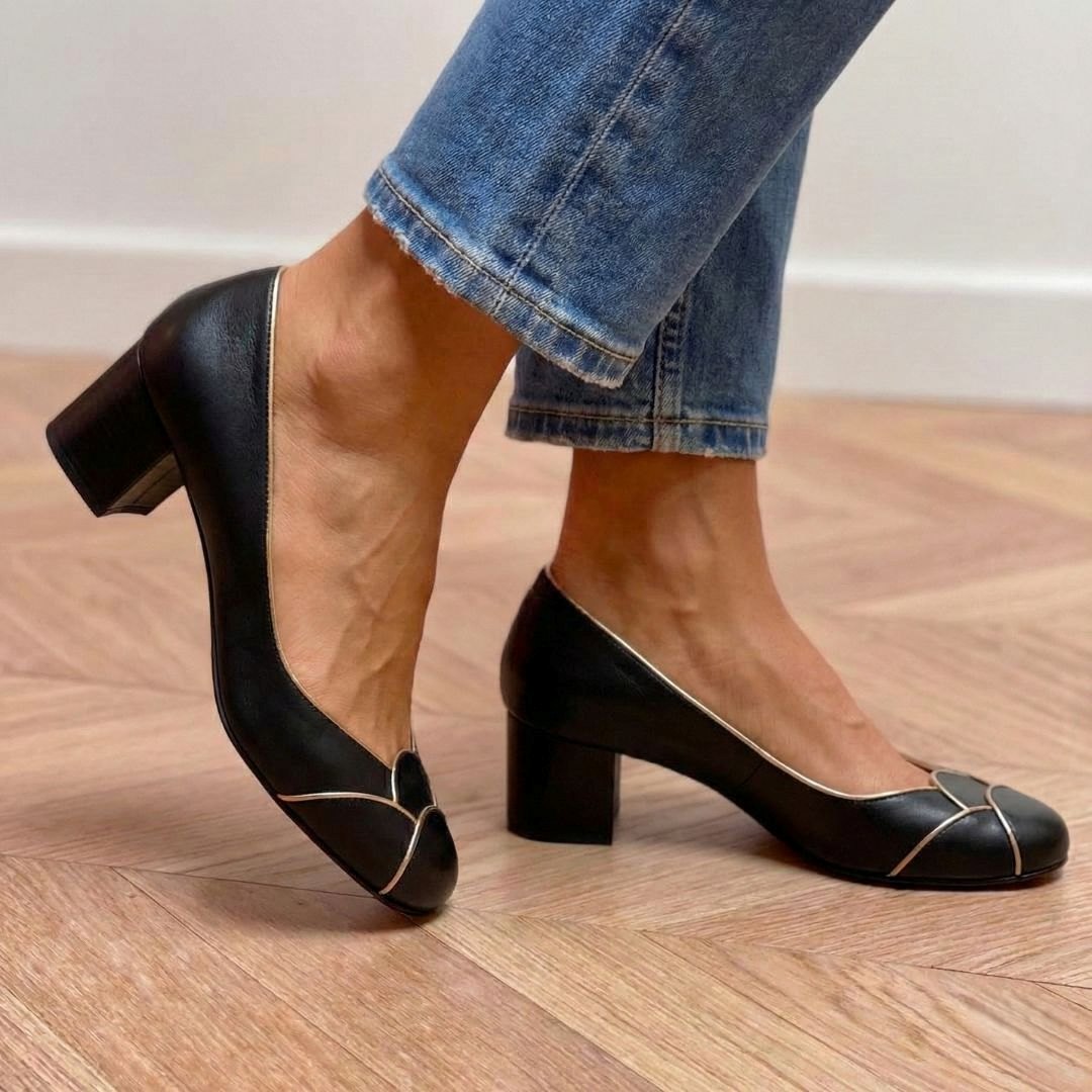 Elegant Black and Gold Block Heels with Round Toes and Contrasting Profiles