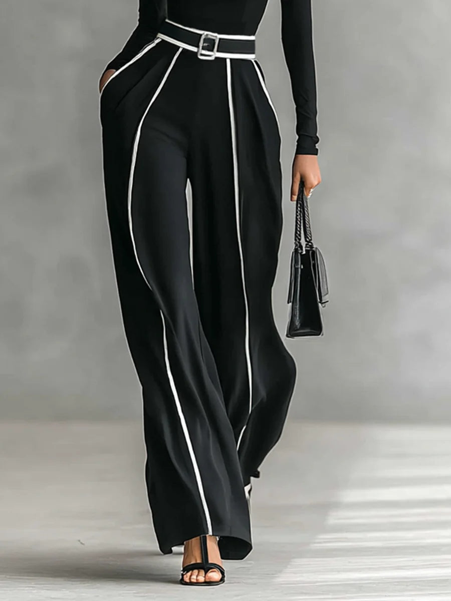 Vera | Elegant set with contrast detail