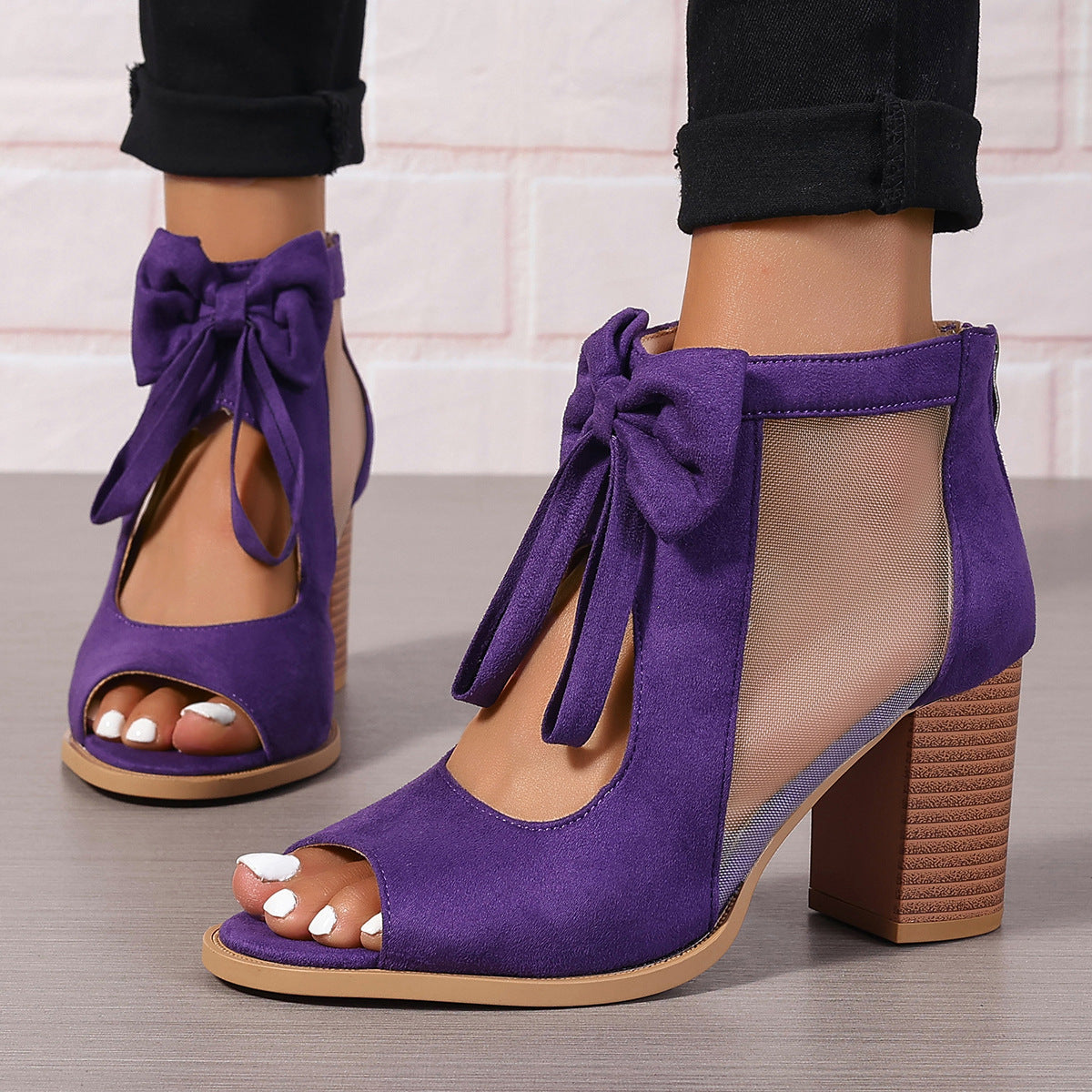Chic Heel Sandals with Bow