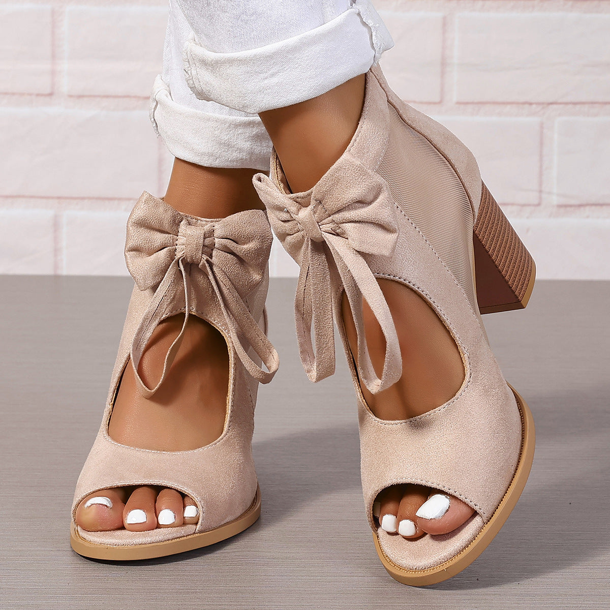 Chic Heel Sandals with Bow