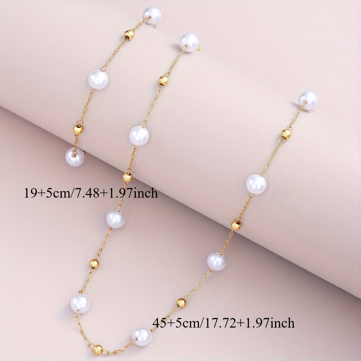 Jewellery set with fine pearl necklace