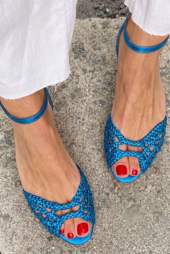 Elegant Low Open-Toe Woven Cut-Out Sandals with Ankle Strap