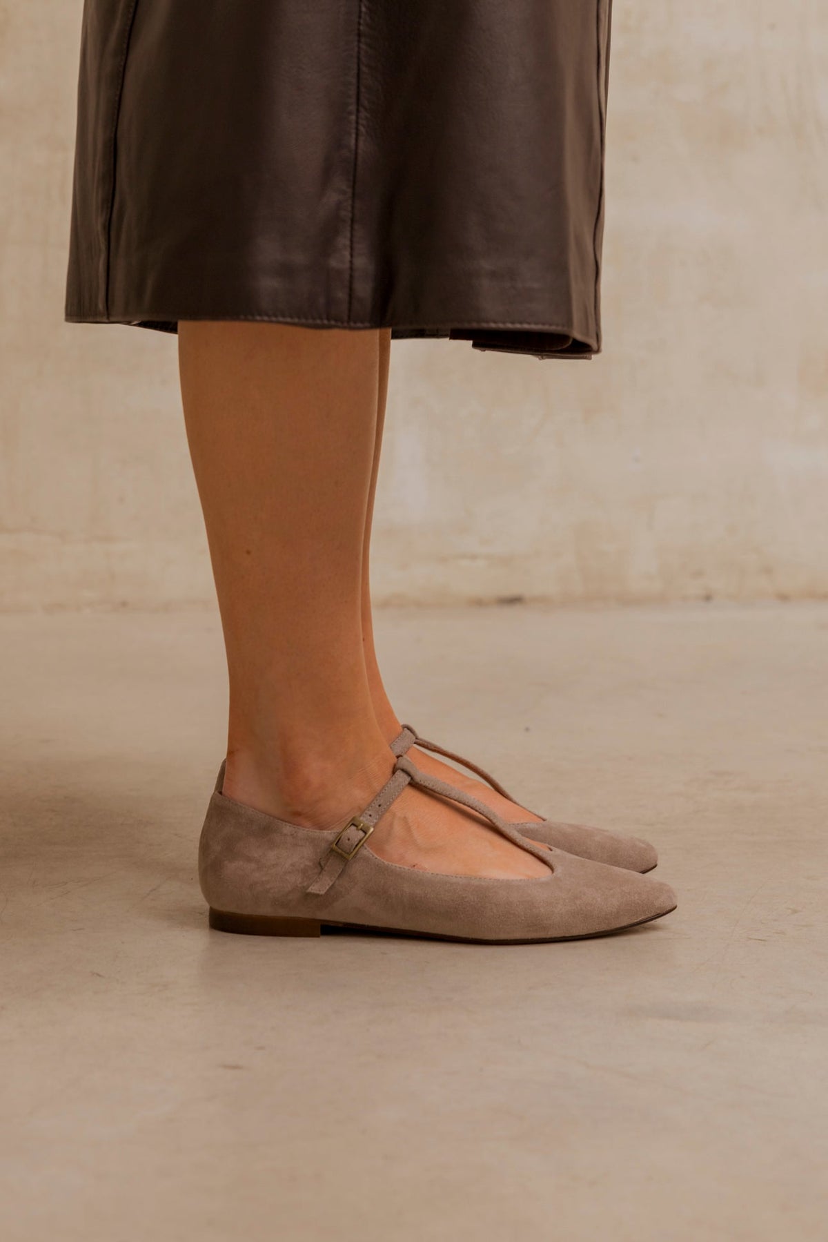Cata Taupe Mary Janes
