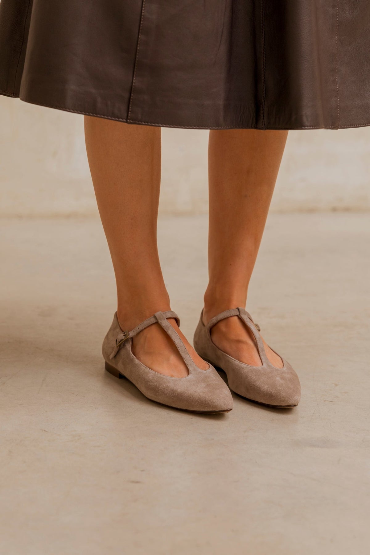 Cata Taupe Mary Janes