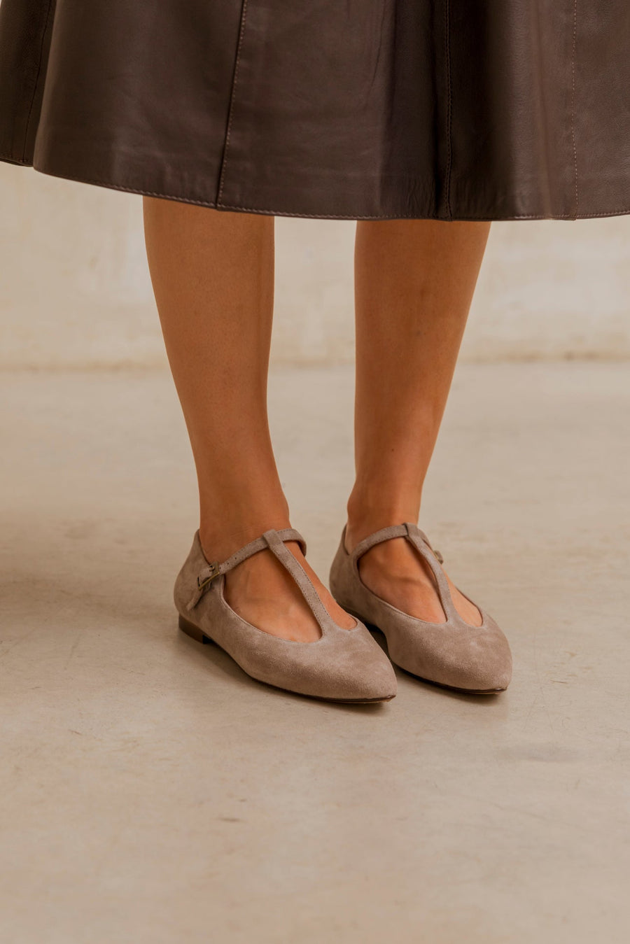 Cata Taupe Mary Janes
