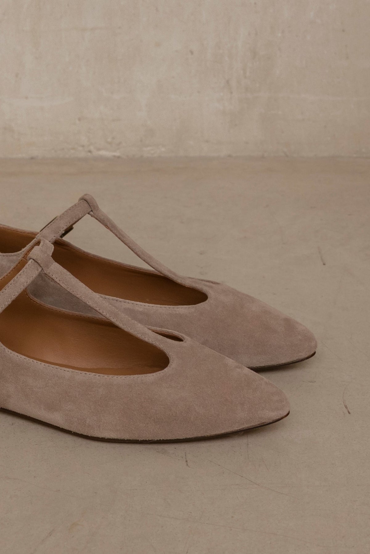Cata Taupe Mary Janes
