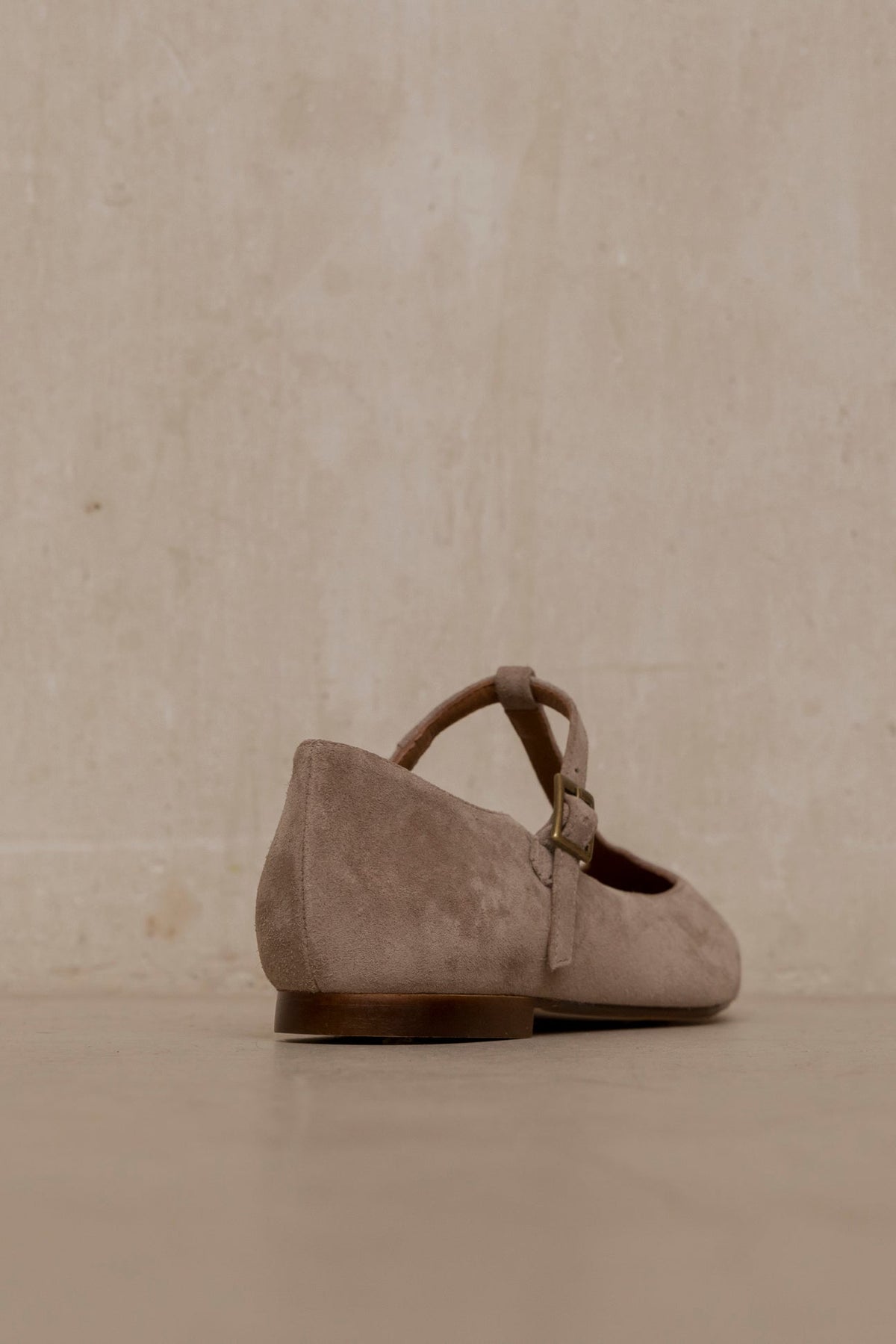 Cata Taupe Mary Janes